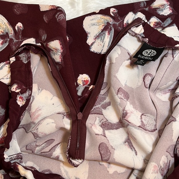 Bobeau Floral Mini Office Skirt - Picture 9 of 11